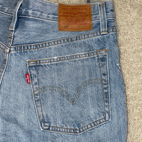 Levi 501 Jean Shorts - Picture 2 of 6